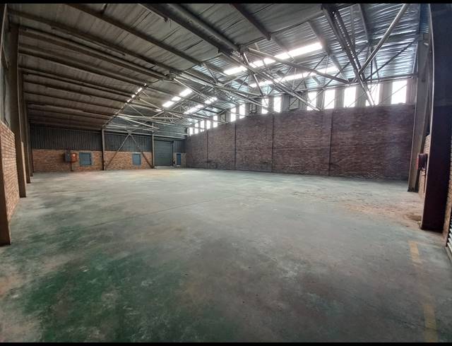 608M² WAREHOUSE TO LET IN JET PARK